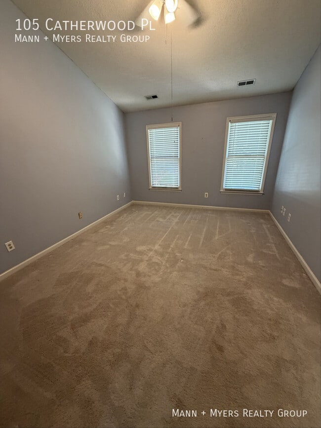 Photo - 105 Catherwood Pl