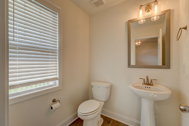 Photo - 1385 Harmon Ln