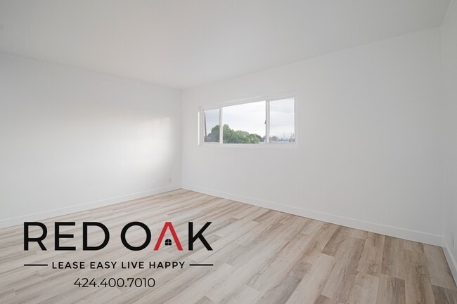 Building Photo - 15741 Blaine Ave Unit 22