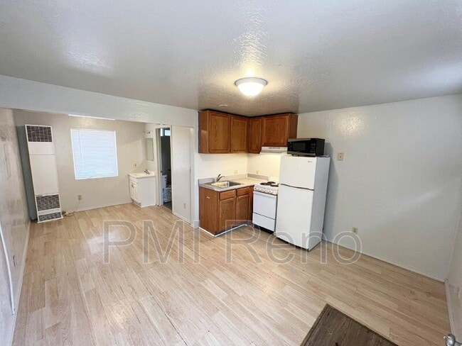 Photo - 1247 W 1st St Unit Apt C