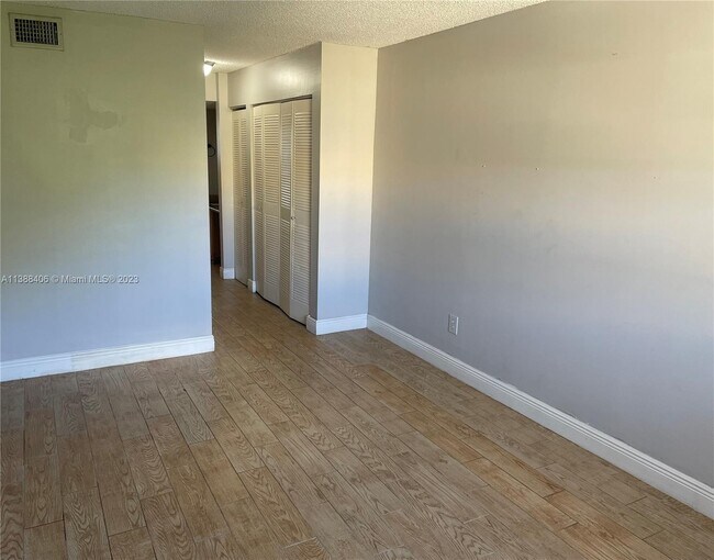 Photo - 4111 Stirling Rd