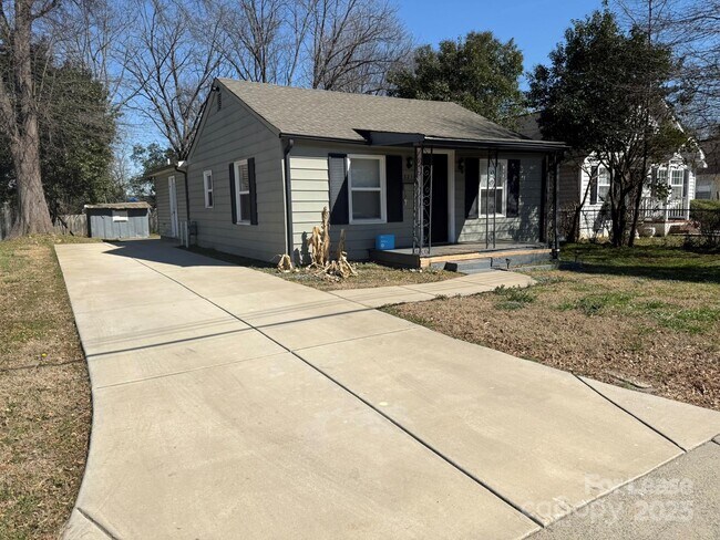 Photo - 3216 Boyd St