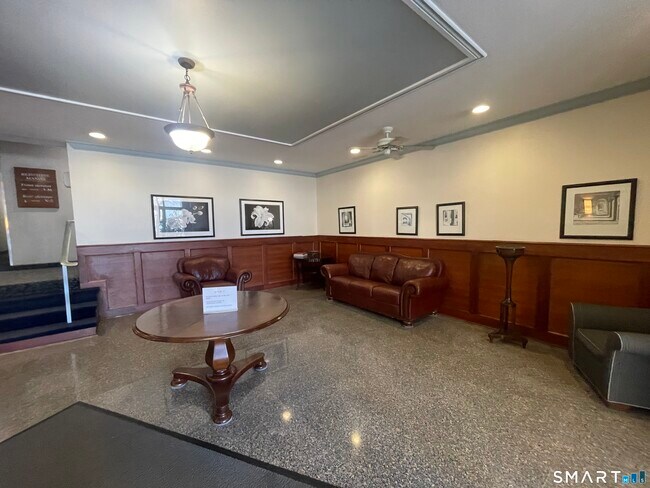 Photo - 39 Glenbrook Rd Unit 3R