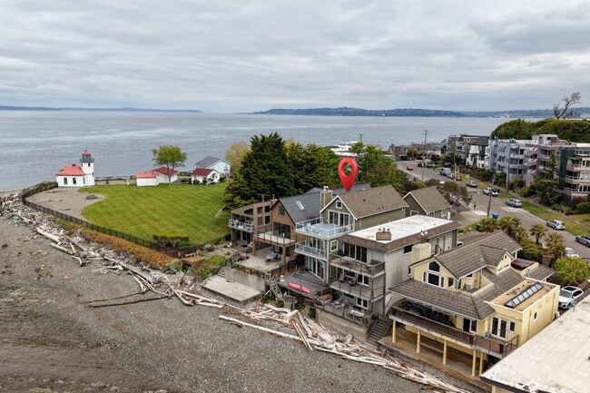 Building Photo - 3221 Alki Ave SW