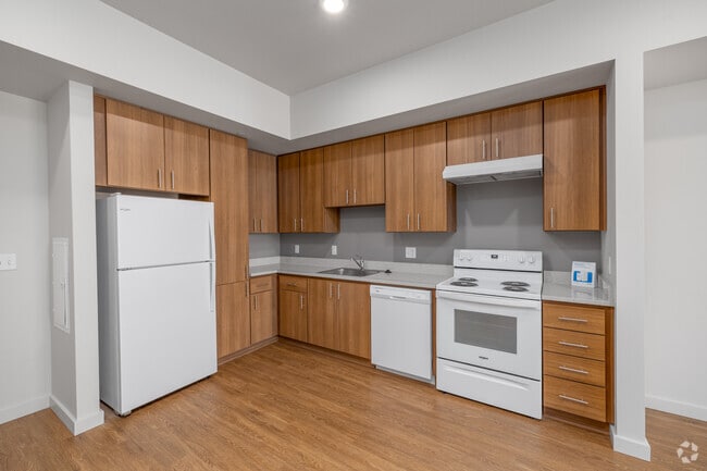 1BR, 1BA - 630-768SF - Waterleaf