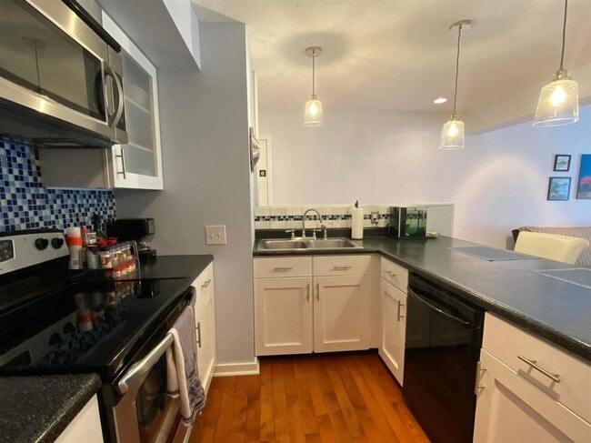 30 Wolf Rd
