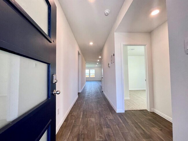 Photo - 152 Gablynn Cv