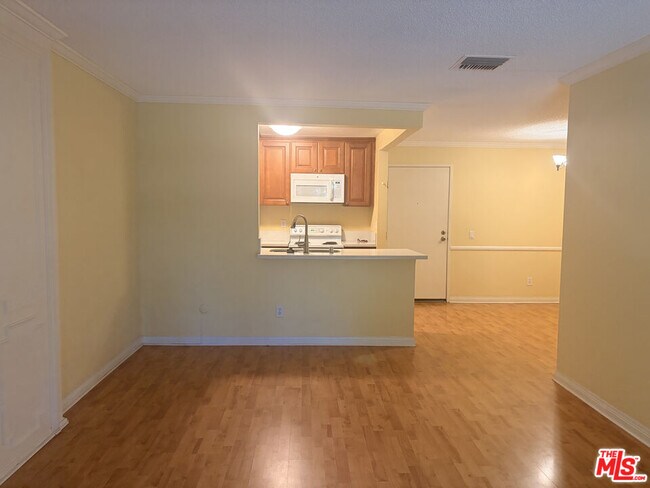 Photo - 805 Temple Terrace Unit 202