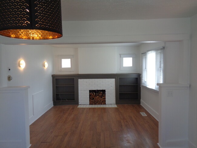 Photo - 403 E Emerson Ave