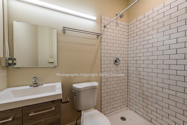 Photo - 934 W 19th St Unit 2