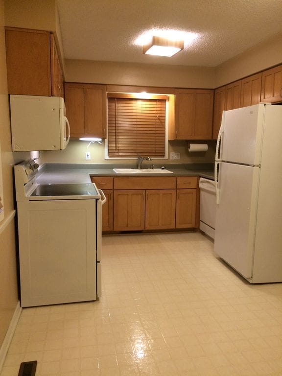 Updated eat-in kitchen - 2024 64th St