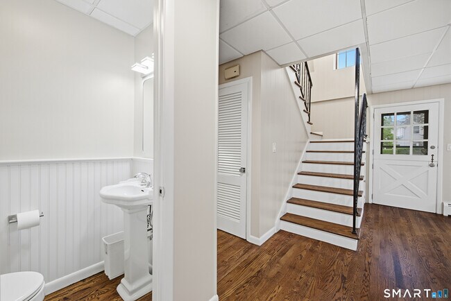 217 Ocean Dr W