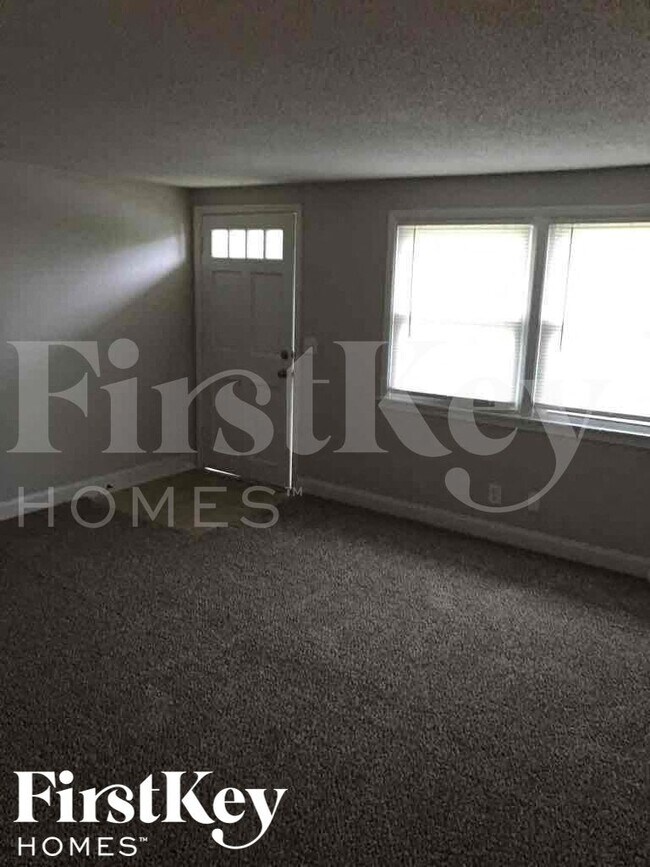 Photo - 5044 N Bellaire Ave