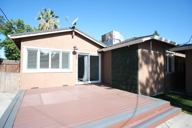 Photo - 1436 Albany Ave