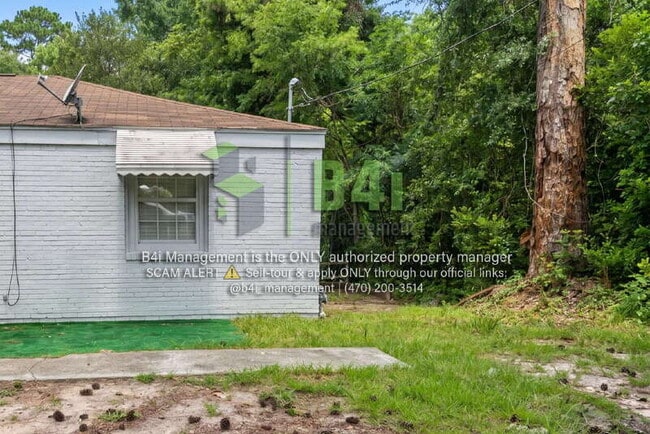 Photo - 163 Munson Dr