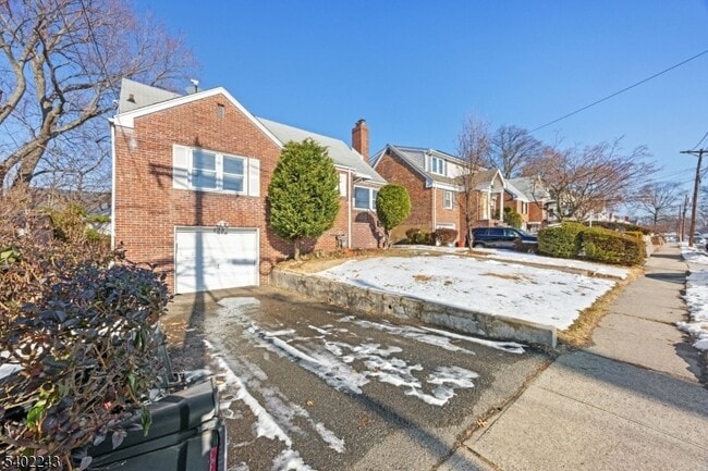 Photo - 298 Newark Ave