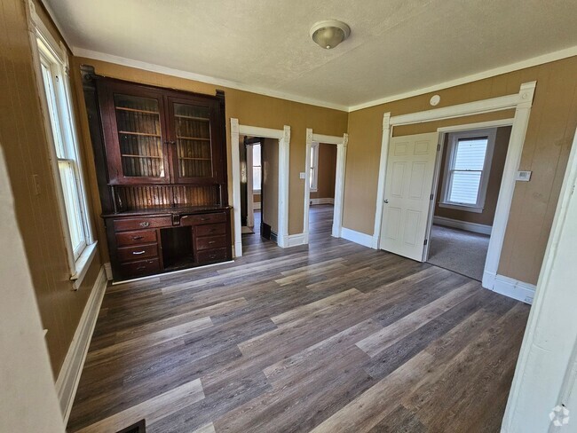 Building Photo - Newly remodeled 4bd/2bth Rental