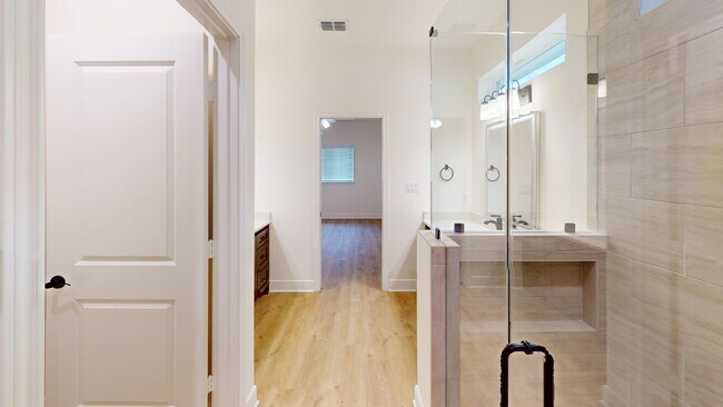 Master Bathroom - 6618 Bendale Dr