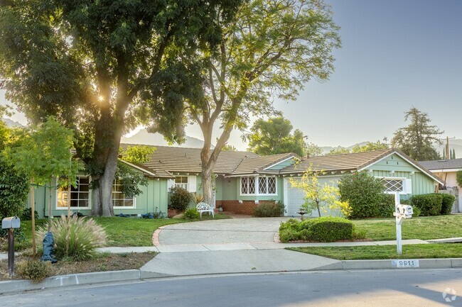 Building Photo - Charming Rustic 3BD/2BA Home in Peaceful C...
