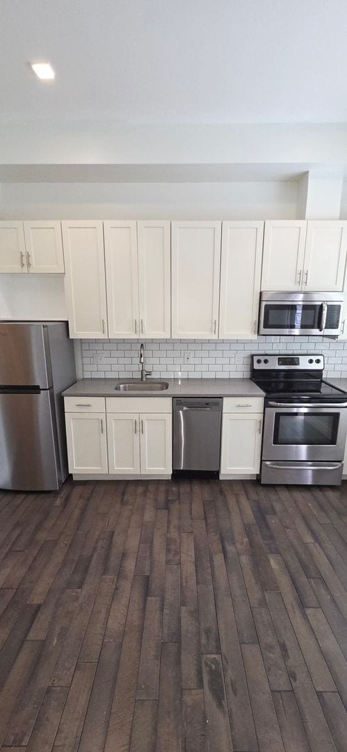 Building Photo - RAZDCPROPERTIES TRUST Unit 1