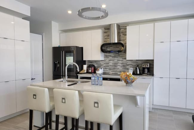 Building Photo - 726 Perseus Av Unit Room2