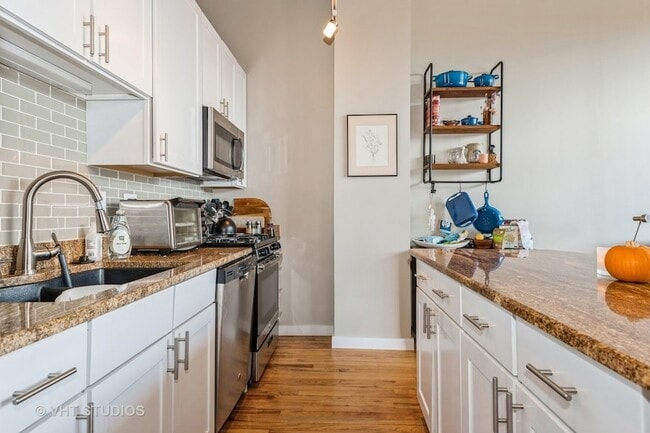 Photo - 6 S Laflin St Unit 312