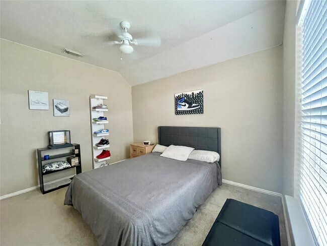 Photo - 33010 Greenfield Forest Dr