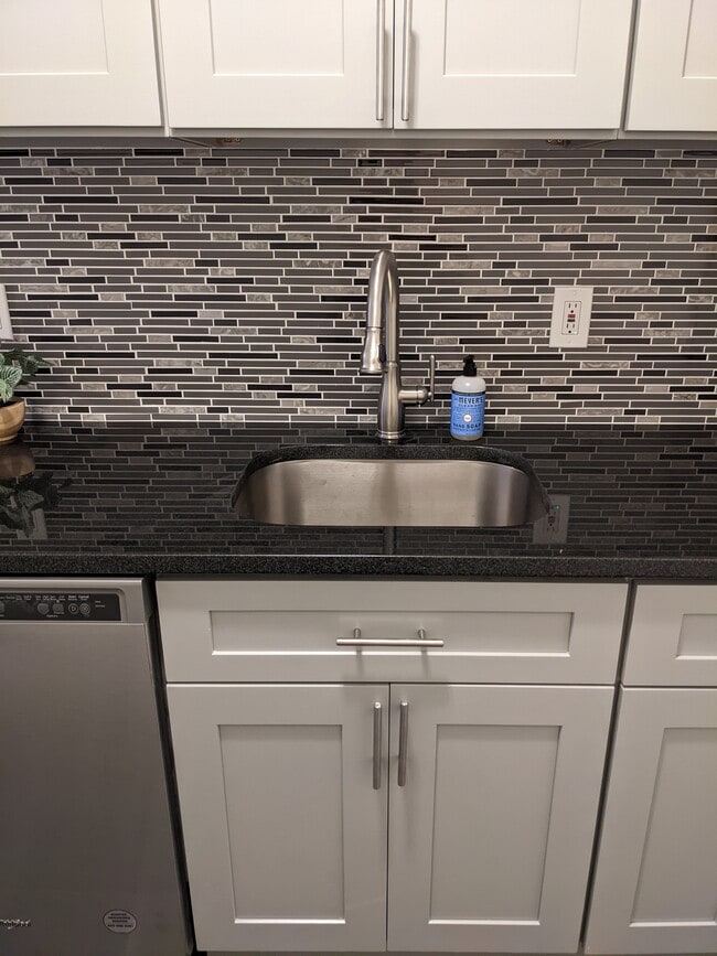 Photo - 45-47 Newkirk St