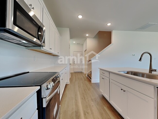 Photo - 1120 Livengood Wy