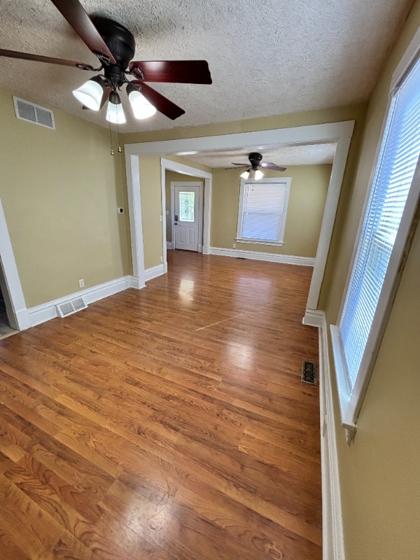 Photo - 645 Phillips St