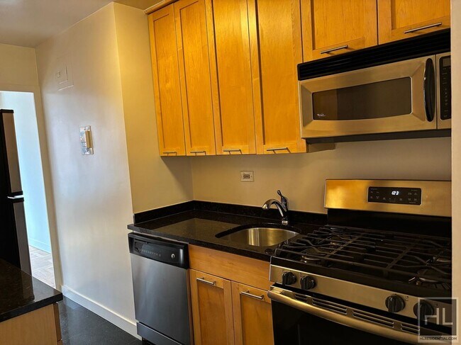 Photo - Fourth Avenue Unidad 17A