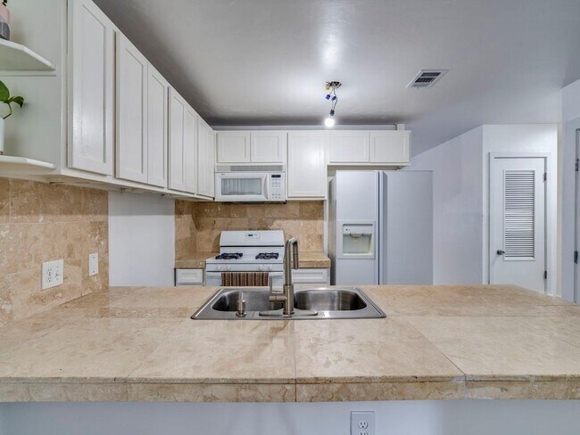 Photo - 1607 Valleyridge Dr