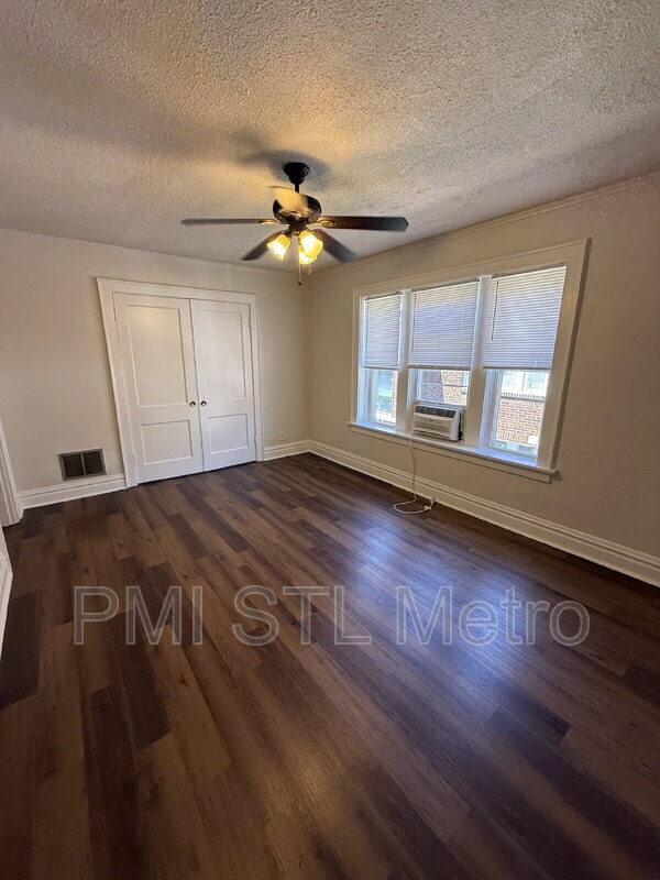Photo - 3885 Meramec St Unidad 203