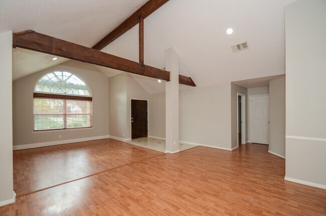 Photo - 2819 Pineleaf Dr