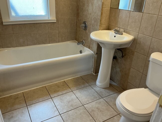 Photo - 4502 W Keefe Ave Unidad Lower