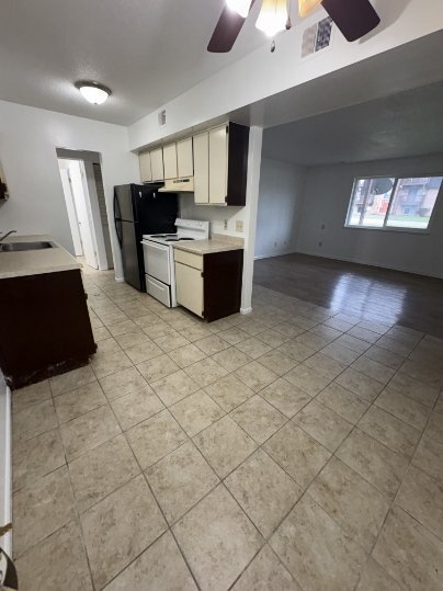 Photo - 1306 W Michigan Ave Unit 4