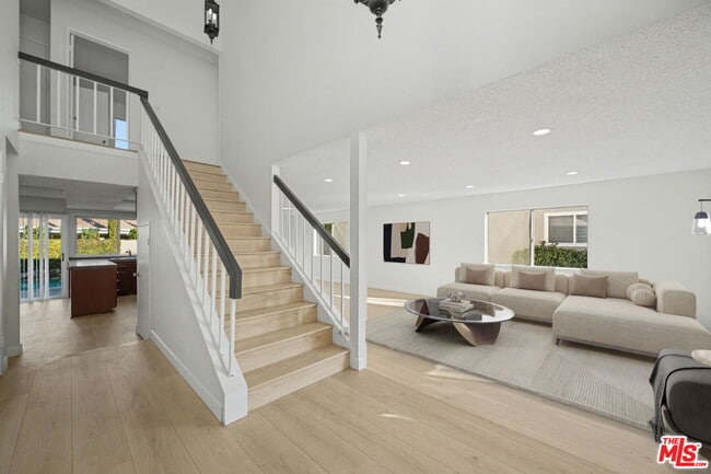 Photo - 243 Blanquita Way