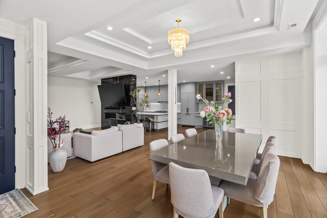 Photo - 1425 W Fullerton Ave