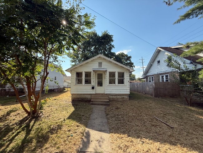 Building Photo - 734 View Ave Rental