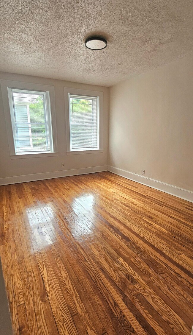 295 Norton St Unit B8