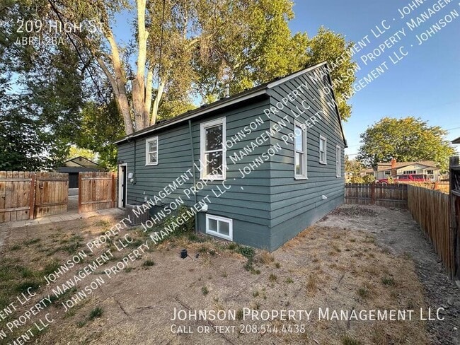 Photo - 209 High St