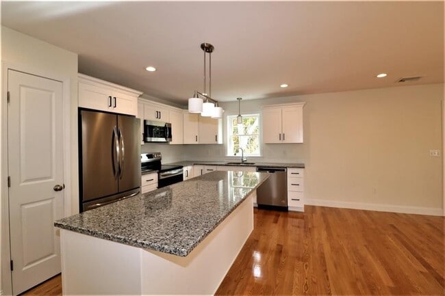 Photo - 121 Hillcrest Ave