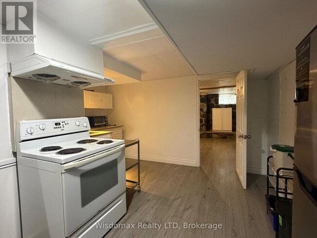 Photo - 33 Adelene Crescent