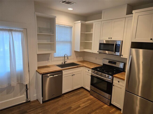 Photo - 1009 Woodland Ave