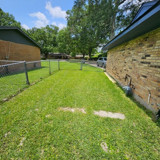 Photo - 826 Sherron Ave