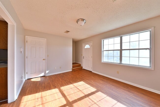 Photo - 214 Olive St Unidad A