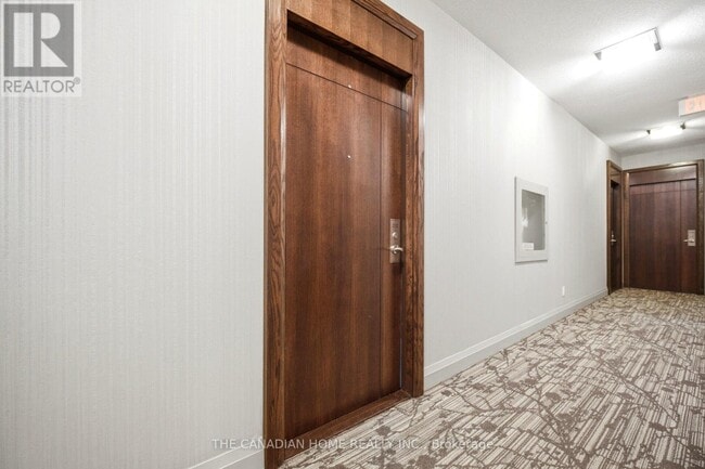 Photo - 339 Rathburn Rd W Unit 212