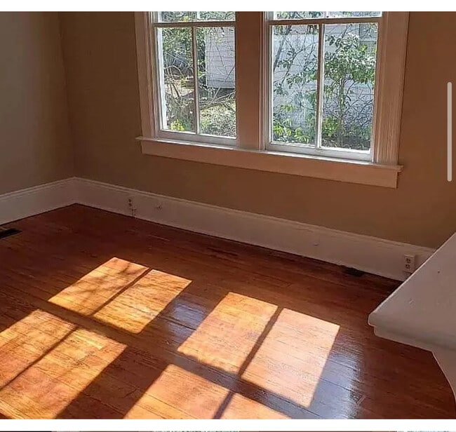 Photo - 131 Calloway Dr