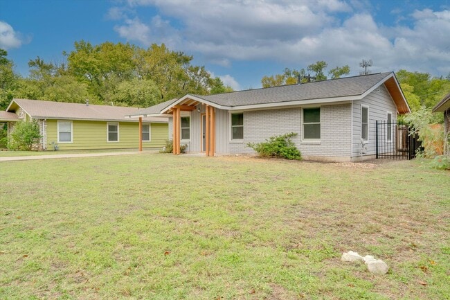 Building Photo - 600 Bramble Dr
