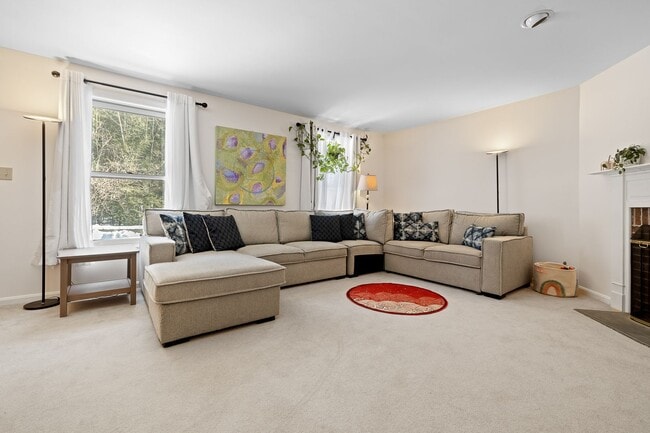 Photo - Spacious 3 bedroom, 2 1/2 bathroom duplex